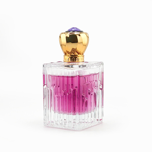 Botella de perfume de vidrio transparente cuadrada de lujo 30ml y 50ml y 100ml con tapa en forma de corona dorada y acento púrpura - Product Image 3