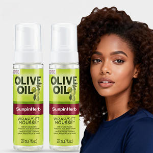 Mousse coiffante à l'huile d'olive pour envelopper et fixer, mousse légère à tenue douce, ajoute du volume, contrôle les frisottis pour les cheveux bouclés et crépus - Product Image 1