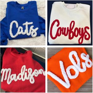 Sudadera extragrande de chenilla personalizada Mia Factory para el día del partido, suave, con cuello redondo, para animadoras, madres y aficionadas al deporte. - Product Image 4