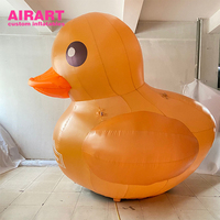 Décoration sur le thème de la plage, canard jaune gonflable
