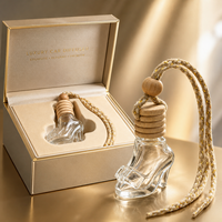 Flacon de parfum pour voiture en verre en forme de talon aiguille de 8 ml, diffuseur d'huiles essentielles suspendu avec couvercle en bois, flacon stiletto