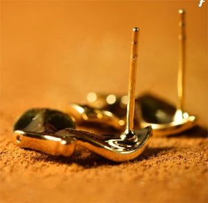 Xinfly Joyería Fina, Pendientes de Oro Sólido de 18k con Forma de Media Ala de Mariposa para Mujer - Product Image 5