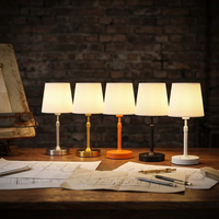 Lampe de bureau LED rechargeable en gros, à intensité variable, avec commande tactile, base en métal, abat-jour en tissu, lampe de chevet décorative moderne pour chambre à coucher