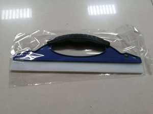 Outil de nettoyage portable D-Scraper pour vitres et sols, en plastique durable, avec manche en tendon de bœuf, modèle Caddy - Product Image 6