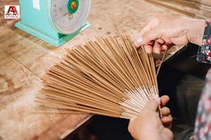 Varillas de Incienso de Agar Natural, Ecológicas, Hechas a Mano, Orgánicas, de Larga Duración, Aromaterapia para Todas las Estaciones, Precio al por Mayor - Product Image 3