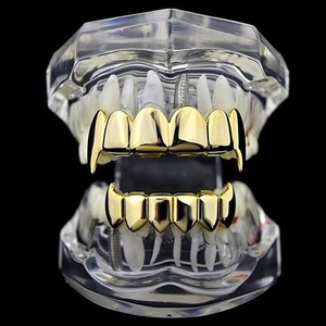 Nouvelle Tendance 2026 : Ensemble de Grillz Dents de Vampire Plaqué <span class=keywords><strong>Or</strong></span> 18K Anti-ternissement - Surface Lisse, Bijoux Dentaires Hip Hop pour Grossistes - Product Image 5