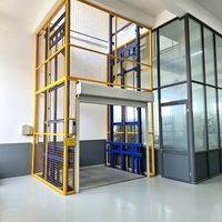 Chaîne de guidage à fonctionnement fluide pour élévateur hydraulique de marchandises avec verrou de sécurité anti-chute pour la manutention de marchandises sur plusieurs niveaux dans les usines industrielles