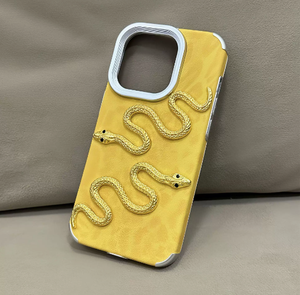 Custodia per telefono 2025 di lusso in oro 3D con serpente per <span class=keywords><strong>iPhone</strong></span> 16 15 14 13 12 16 <span class=keywords><strong>Pro</strong></span> <span class=keywords><strong>Max</strong></span> <span class=keywords><strong>11</strong></span> XS XR con rivestimento antiurto opaco morbido nero rosso - Product Image 3