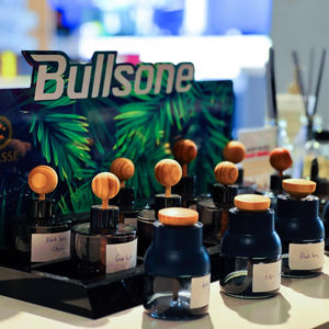 Bullsone Vogue Duo 2022 Edition Désodorisant Type Porte-gobelet Désodorisant pour voiture et maison avec aromathérapie à la citronnelle Stock local - Product Image 6