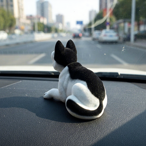 Figurine décorative Husky Bobblehead en résine pour tableau de bord de voiture, chiot de dessin animé sculpté avec collier en chaîne, décoration d'intérieur - Product Image 4