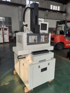 Cnc Edm Máquina perforadora <span class=keywords><strong>de</strong></span> agujeros pequeños Calidad <span class=keywords><strong>de</strong></span> Taiwán Máquina perforadora CNC EDM <span class=keywords><strong>de</strong></span> alta precisión XF3040 Diámetro <span class=keywords><strong>de</strong></span> perforación 0,3-6,0mm - Product Image 3