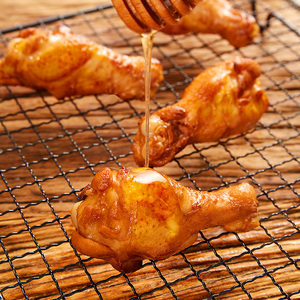 Piernas de Pollo Fritas Picantes y Alitas de Pollo - Snacks de Carne Listos para Comer en Bolsa de 105g - Product Image 3