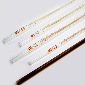 Vente en gros 50ml Burette en verre ambré clair avec robinet d'arrêt PTEE pour laboratoires - Product Image 3