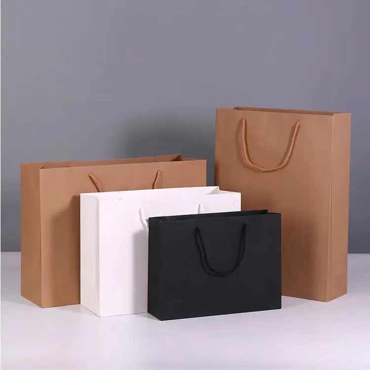 Hoge Kwaliteit Eenvoudig Papier Cadeau Kraft Papieren Zakken Boodschappenkleding Feest Cadeau Verpakking Herbruikbare Tassen