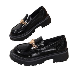 Plus Size Thick Sole Autumn Chain Flats Women's British Style Chunky Heels Slip-on Small Leather Shoes - Product Image 5