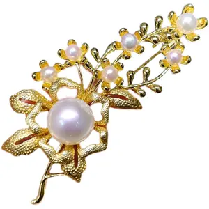 Retro high-end freshwater pearl brooch female fashion beautiful sweater blazer pin with accessories Party Wedding Gifts