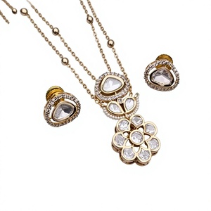 Conjunto de colgante de cadena Kundan de calidad Premium en tono Dorado a la moda para mujer, hermoso collar y pendientes para ropa de boda para mujer - Product Image 2