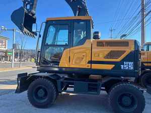 Nueva Excavadora de Ruedas Hyundai HW155A de 15.5 Toneladas, Excavadora Móvil de Uso Pesado, Motor Cummins B6.7 Stage V, 40 km/h, Lista para Construcción de Carreteras - Product Image 4