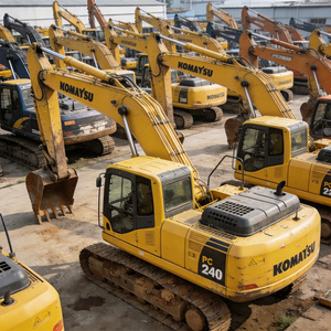 Excavatrice sur chenilles Komatsu PC240 d'occasion, état d'origine, faible nombre d'heures de fonctionnement, économique, avec une large quantité de pièces détachées en stock. - Product Image 6