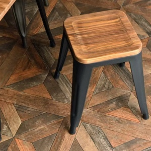 Ghế kim loại hiện đại với ghế gỗ chắc chắn - Product Image 1