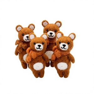 Adorno de Oso de Peluche Hecho a Mano, Ecológico, Estilo Tradicional, con Bufanda, 100% Lana Certificada, Tamaño Personalizado, Decoración Navideña para Colgar en la Pared - Product Image 1