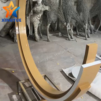 Sculpture d'anneau en acier inoxydable peinte sur mesure, art métallique pour projets paysagers et commerciaux