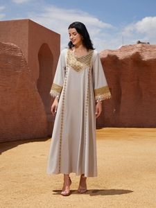 Robe Abaya élégante pour femmes, brodée, respirante, en polyester, à motifs géométriques, inspirée de la Jalabiya marocaine, pour les mariages et les soirées - Product Image 4