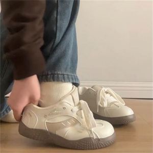 Nouvelles Chaussures Blanches Polyvalentes de Sport et de Loisirs pour Femme, Respirantes en Maille, Style Allemand, Collection Été 2026 - Product Image 4