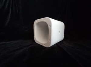 Yike se spécialise dans les isolateurs en céramique d'alumine sur mesure à 75%, 95% et 99% - Product Image 5