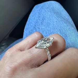Bague de fiançailles élégante en moissanite 925 de 4,5 carats, coupe marquise, RingLuxe Travel Ring, argent sterling plaqué or - Product Image 6