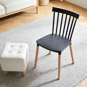 <span class=keywords><strong>Chaise</strong></span> de salle à manger moderne à dossier à lattes avec pieds en bois de hêtre, design <span class=keywords><strong>scandinave</strong></span> et structure ventilée pour les espaces contemporains - Product Image 1
