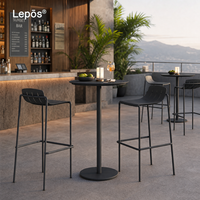 Ensemble de mobilier de bar commercial en aluminium pour patio, vente en gros OEM, table et tabourets de bar modernes en aluminium pour bistrot, pub, café, complexe hôtelier, extérieur