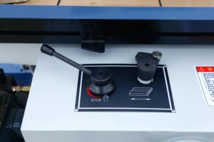 เครื่องเจียรผิวหน้าไฮดรอลิกแบบแมนนวลจากโรงงานจีน รุ่นที่ 1 - Product Image 4