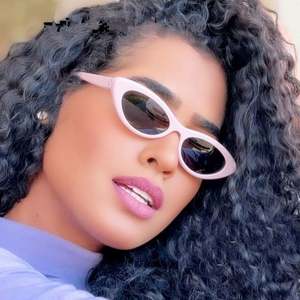 Gafas de Sol Retro Personalizadas 2021 para Mujer, con Remaches, Estilo Ojo de Gato, UV400, Ovaladas Pequeñas - Product Image 2