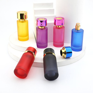 ขวดน้ำหอมทำจากแก้วสำหรับผู้หญิงขวดน้ำหอมแบบเรียบง่ายฝาเกลียวอลูมิเนียมชุบทรายขนาด50มล. - Product Image 2