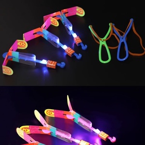 Juguete de Tirachinas con Luz LED Brillante, Divertido Juego Elástico para Niños, Regalo para Fiestas con Flechas de Goma Luminosas, Tirachinas, Catapulta - Product Image 6
