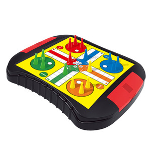 2024 giocattolo educativo interattivo 6-in-1 portatile per i bambini di plastica classico degli <span class=keywords><strong>scacchi</strong></span> e dei giochi di carte impostati per il gioco della famiglia - Product Image 4