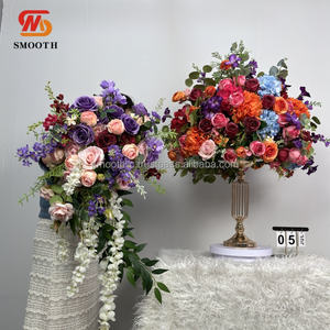 Ramo de flores artificiales blancas hechas a mano para decoración de bodas en escaleras - Product Image 6