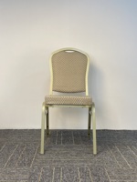 Chaise de banquet pour événements de mariage, structure en métal cannelé doré, tissu tissé rembourré, empilable