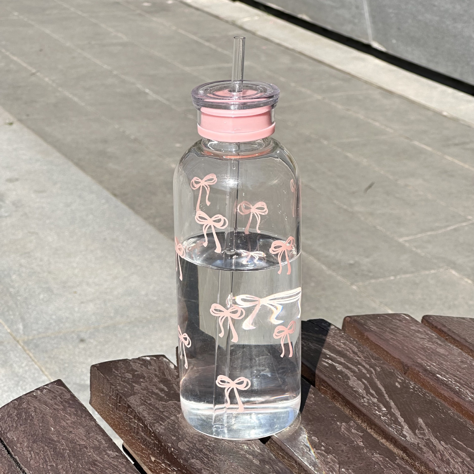 glass bottle with one lid