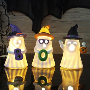 Lot de 3 figurines fantômes lumineuses LED « Boo » pour Halloween avec chapeau de sorcière et citrouille, lampe décorative de table pour Halloween, cadeaux de fêtes - Product Image 1