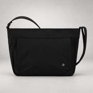 Sac bandoulière en polyester léger avec poche arrière dissimulée KEIRYO LightFlow Simplicity S 26x21.5cm pour femme En stock Taïwan - Product Image 1