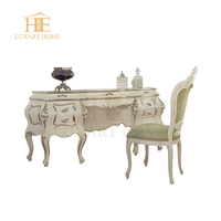 Meubles de chambre à coucher en bois massif royal européen antique doré Sculpture sur bois de luxe Lit King Size