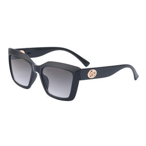 Gafas de Sol Personalizadas para Mujer 8674A, Lentes de PC con Protección UV400, Estilo Instagram, Montura Pequeña, Diseño Europeo Americano - Product Image 3