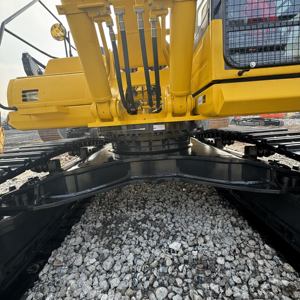 Excavatrice sur chenilles Komatsu PC450LC de 45 tonnes avec moteur Cummins, modèle 2024, pour projets d'infrastructure en milieu désertique à températures élevées - Product Image 4