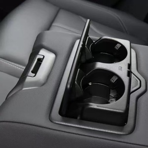 4M0885995A4PK es compatible con los portavasos del reposabrazos trasero de Audi A3, Q5, Q7 y Q8. 4M082330 - Product Image 4