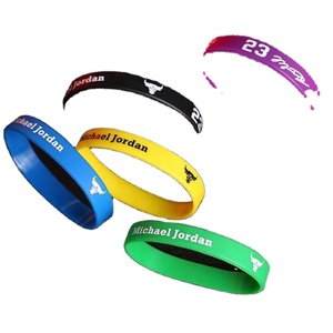 Pulsera Deportiva de Silicona Personalizada para Fanáticos del Baloncesto - Accesorio Elegante y Duradero - Product Image 3