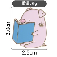 Niedliche Rosa Lesende Schweinchen Emaille-Anstecknadeln UV-Druck Gegossene Cartoon-Buch-Tier-Broschen Chinesisches Neujahr Vatertag Großhandel
