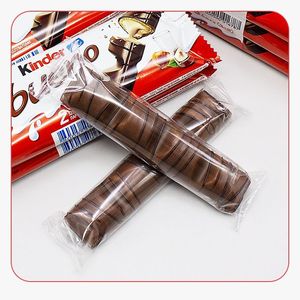 43g Kinde R Bueno Chocolat au lait et crème de noisettes, biscuit au chocolat blanc, collation - Product Image 3