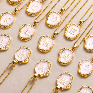 Wholesale18k Vàng 26 chữ cái Vòng cổ dầu thả ba chiều nhân vật Mặt dây chuyền kỳ nghỉ vỏ sò xương đòn Chuỗi vòng cổ - Product Image 3